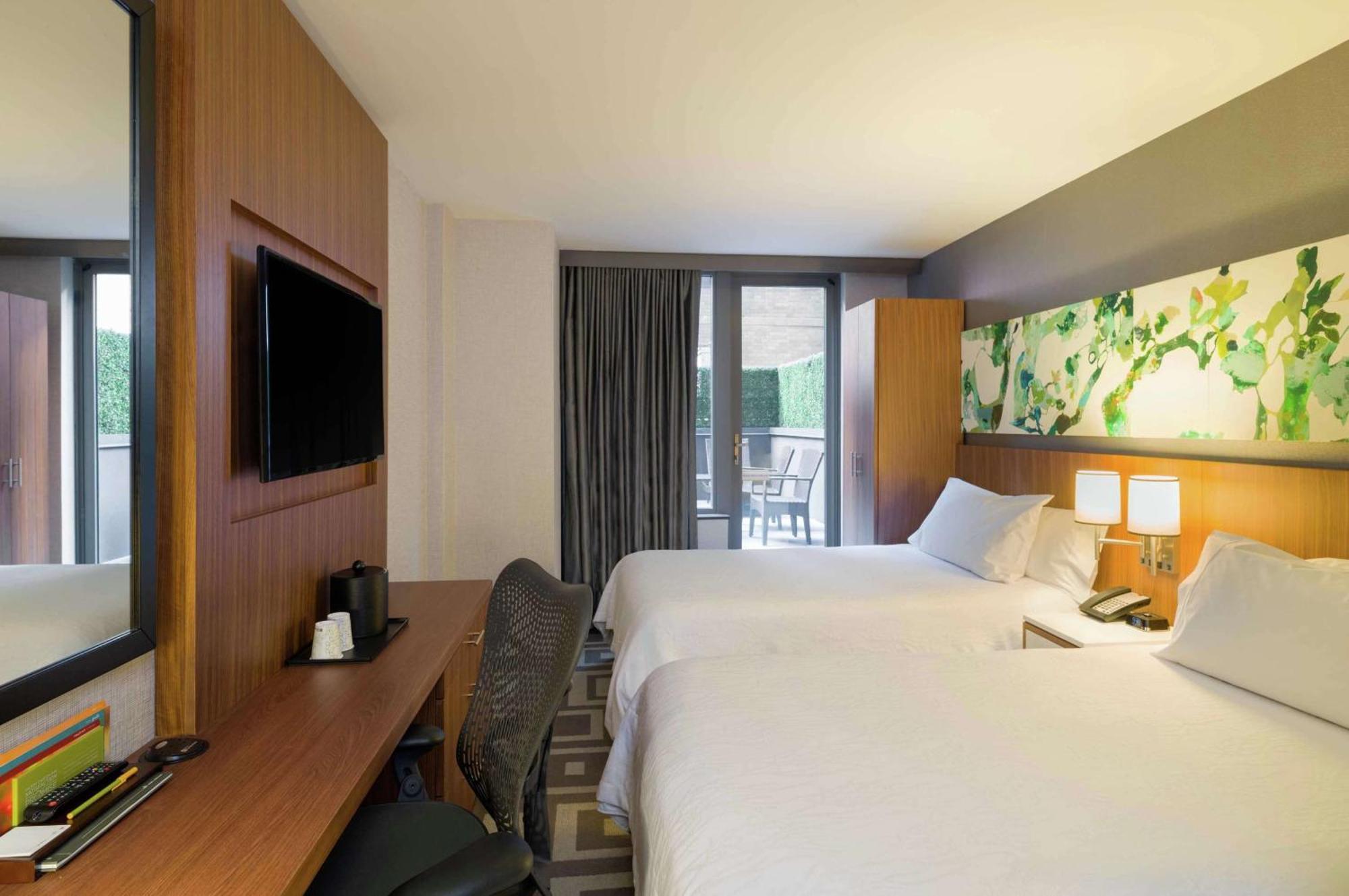 Hilton Garden Inn New York Central Park South-Midtown West Екстериор снимка