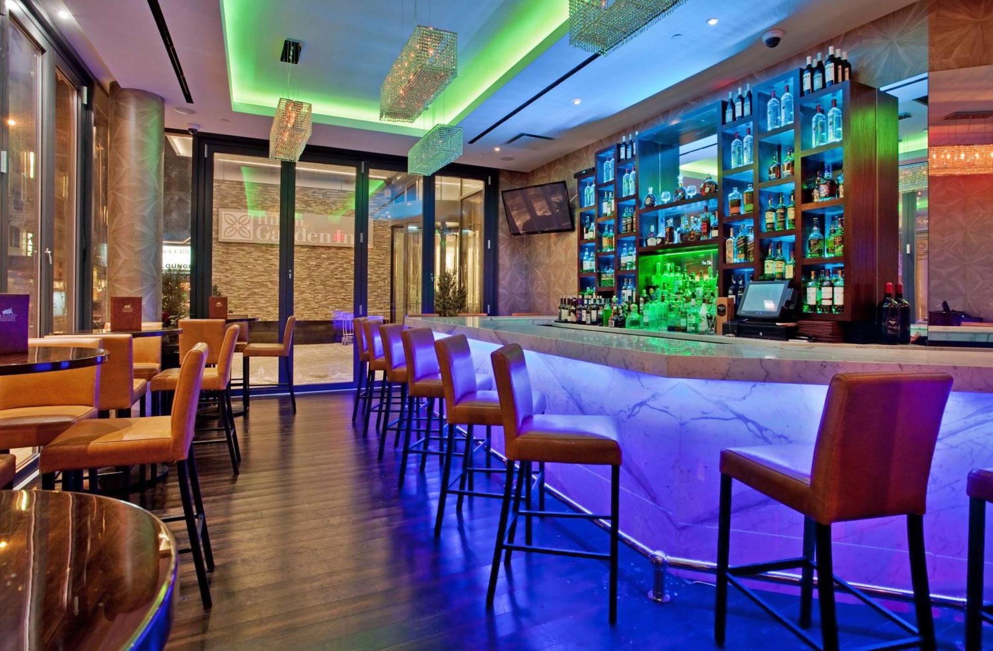 Hilton Garden Inn New York Central Park South-Midtown West Екстериор снимка