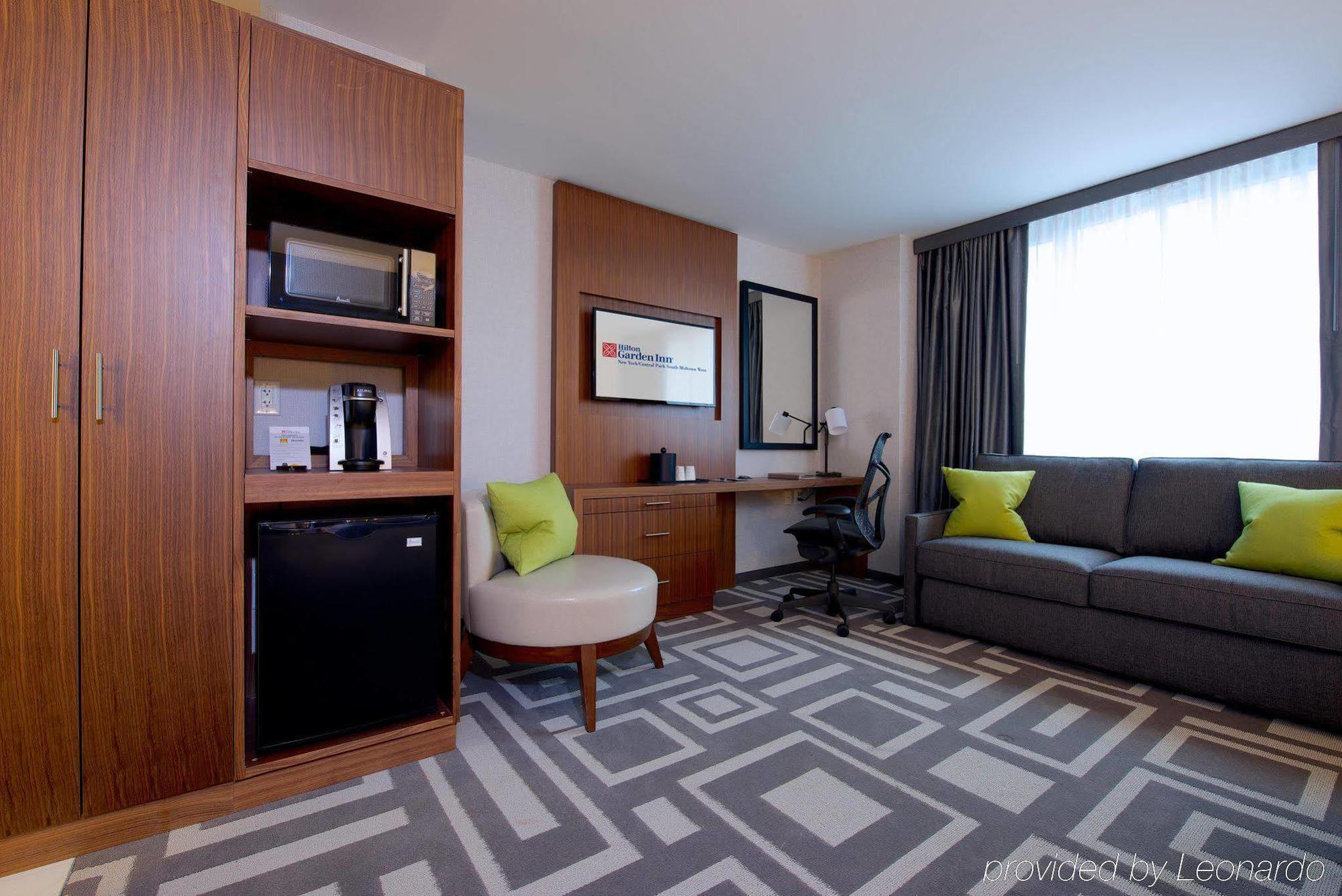 Hilton Garden Inn New York Central Park South-Midtown West Екстериор снимка