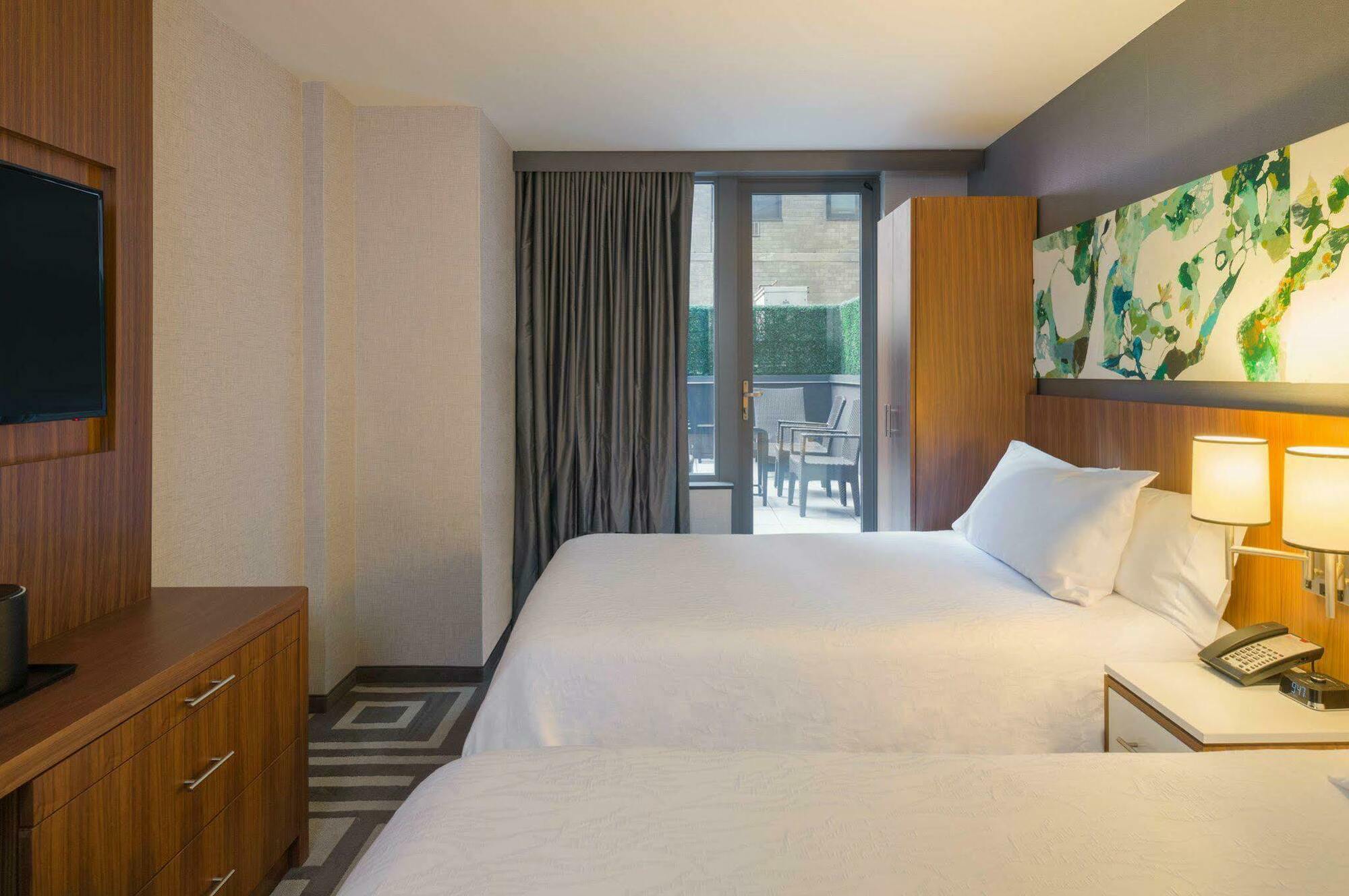 Hilton Garden Inn New York Central Park South-Midtown West Екстериор снимка